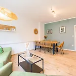 Stay Awesome - Urban Jungle Apartment Zentral, Wilhelmshoehe